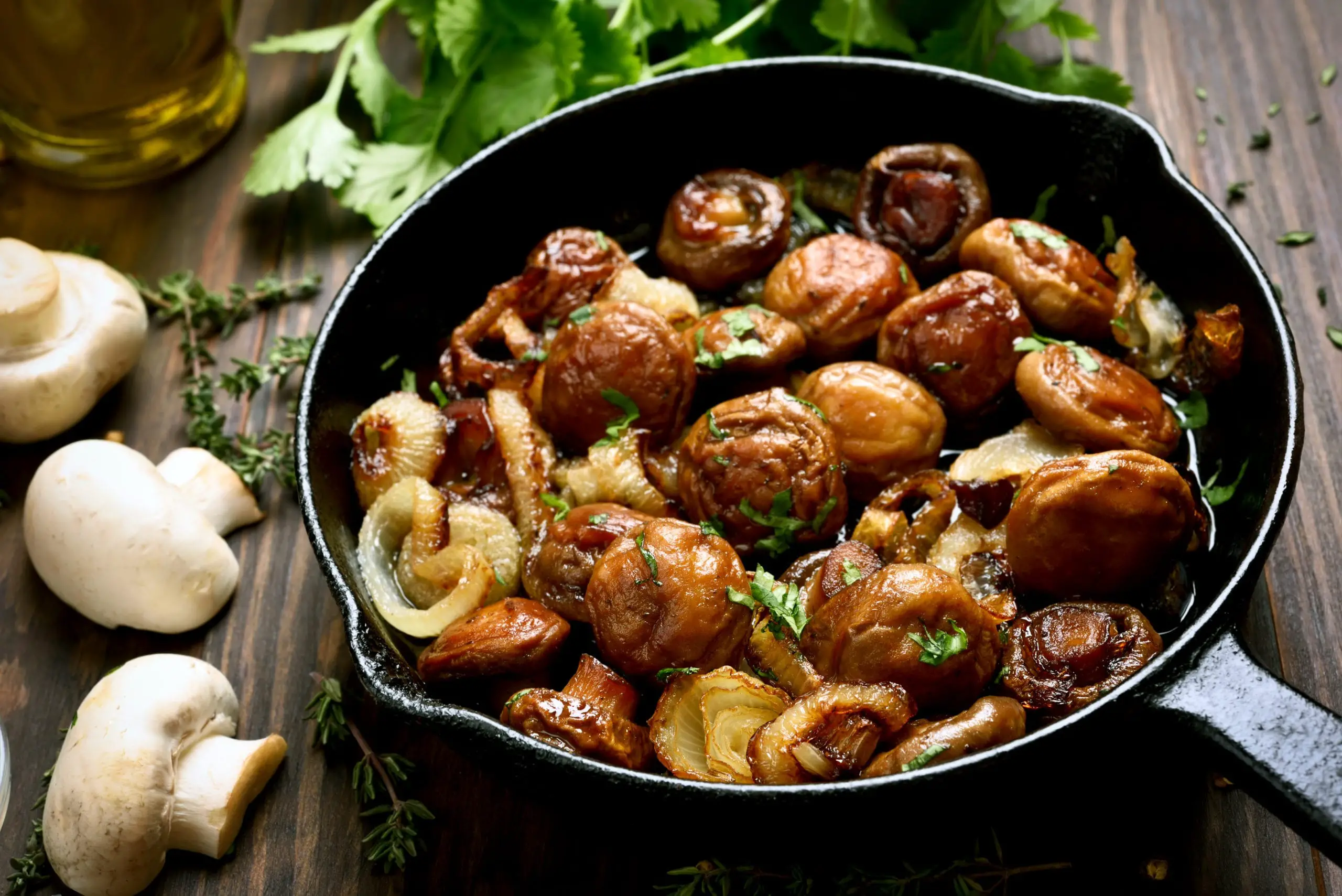 Простые рецепты с шампиньонами на сковороде. Жареные грибы. Блюда с грибами. Красивые блюда из грибов. Жареные шампиньоны.